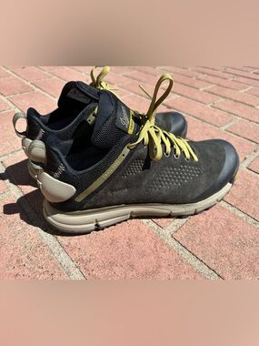 Danner Trail 2650 Men's Trail Shoe - Charcoal with Yellow Laces